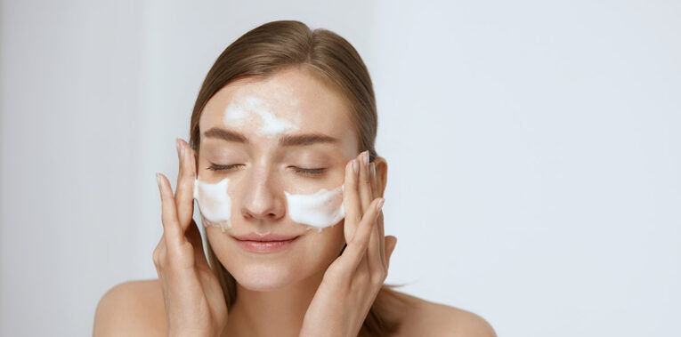 Comment faire pour ne plus avoir la peau grasse ?