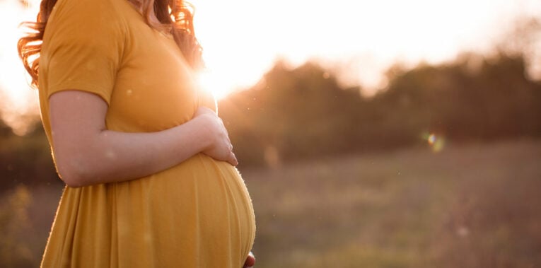 Soleil et grossesse : comment concilier les deux ?